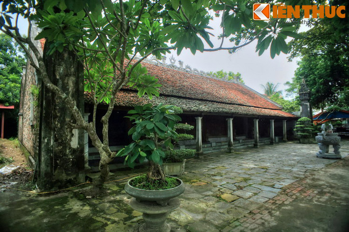 Theo sử sách, Thái miếu đầu tiên của nhà Hậu Lê nằm ở Cố đô Lam Kinh (Thọ Xuân, Thanh Hóa). Sau khi Lam Kinh bị hỏa hoạn, Thái miếu được chuyển về Thăng Long với tên gọi Hoằng Đức. Năm 1805, vua Gia Long đã chuyển Thái miếu nhà Hậu Lê về đất Bố Vệ (vị trí hiện tại).