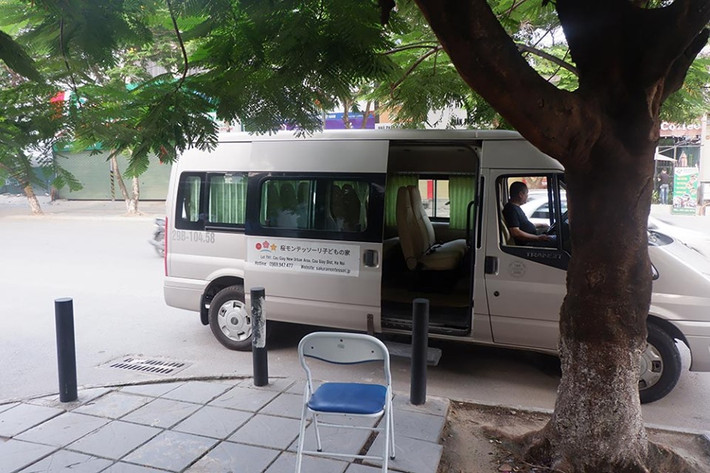 Xe đưa đón học sinh trường Gateway.