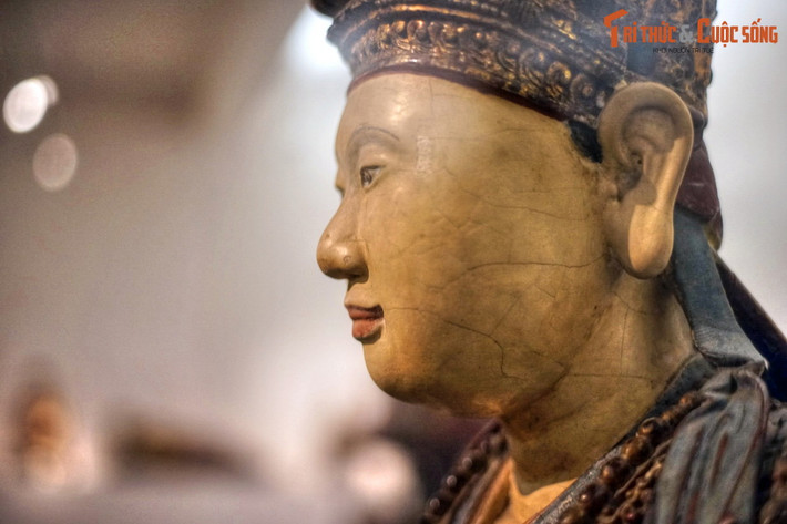 Có thời gian bà đã quy y tại Ninh Phúc tự (chùa Bút Tháp) tại xã Đình Tổ huyện Thuận Thành, Kinh Bắc. Được thiền sư Chuyết Chuyết ban cho pháp danh là Pháp Tánh, bà vừa tu luyện vừa được dịp học hỏi nghiên cứu sâu xa thêm về kinh điển của nhà Phật.