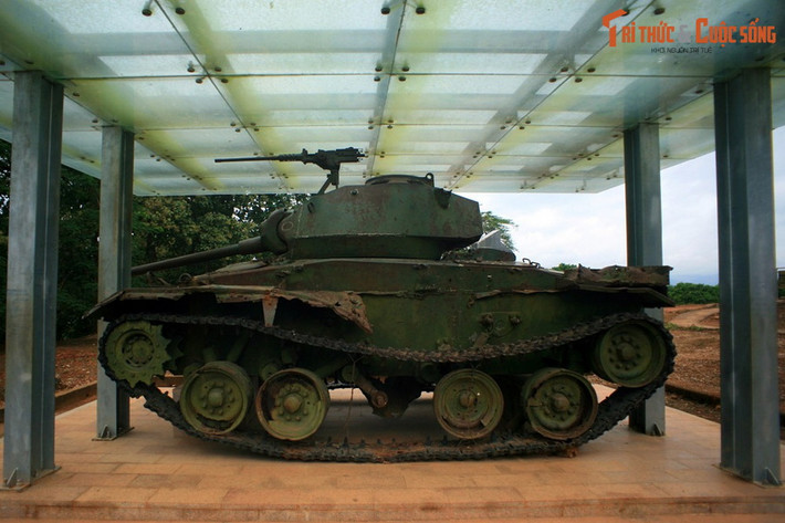  10. Chính quyền Mỹ rục rịch can thiệp sau Điện Biên Phủ. Ngay sau thất bại của người Pháp ở Điện Biên Phủ, Nhà Trắng đã đẩy mạnh chính sách can thiệp vào miền Nam Việt Nam - mở đầu cho vai trò của Mỹ trong cuộc chiến tranh ở Việt Nam sau này.