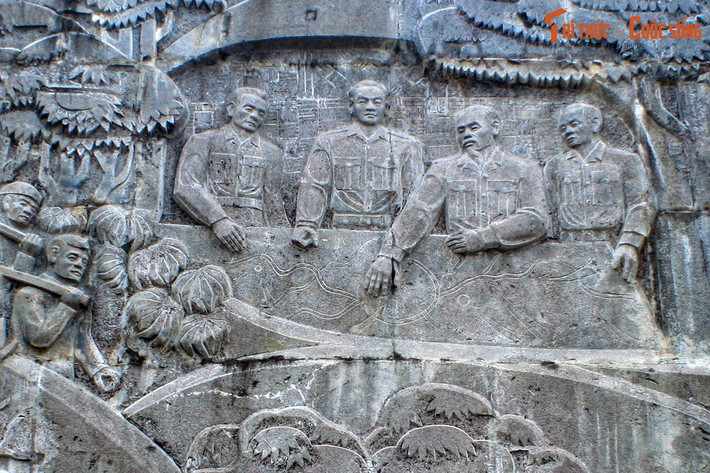  8. Tướng Giáp chưa từng học quân sự bài bản. Đại tướng Võ Nguyên Giáp là người không qua đào tạo chính quy về quân sự nhưng đã chỉ huy thành công trận đánh lừng lẫy này.