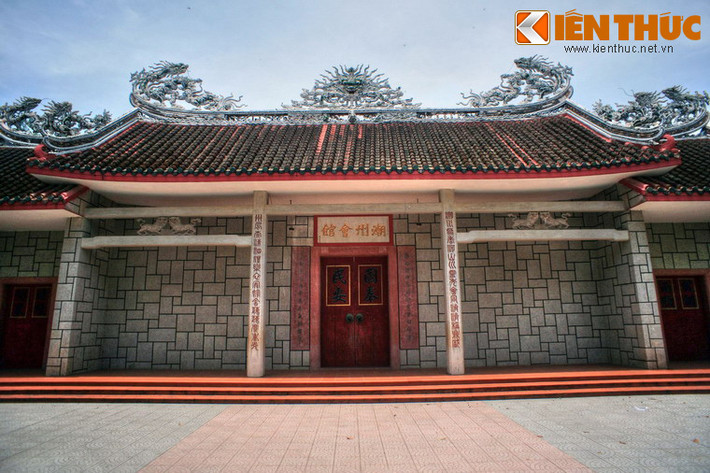 Chùa Triều Châu từng là ngôi chùa cổ lớn nhất và giàu có nhất so với các chùa của người Hoa khác ở khu Gia Hội xưa.