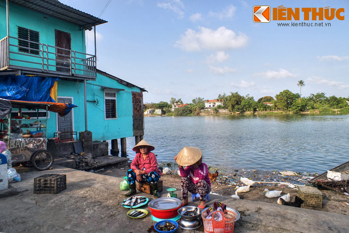 Ngược dòng lịch sử, Bao Vinh vốn là địa điểm thứ hai của chuỗi cảng thị Thanh Hà - Bao Vinh. Chuỗi cảng thị này sầm uất từ đầu thế kỷ 17, khi các thương thuyền Trung Quốc, Ma Cao và các nước châu Âu đến đây buôn bán, trao đổi hàng hoá.
