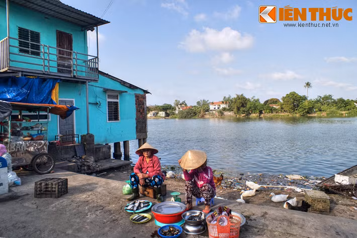 Ngược dòng lịch sử, Bao Vinh vốn là địa điểm thứ hai của chuỗi cảng thị Thanh Hà - Bao Vinh. Chuỗi cảng thị này sầm uất từ đầu thế kỷ 17, khi các thương thuyền Trung Quốc, Ma Cao và các nước châu Âu đến đây buôn bán, trao đổi hàng hoá.