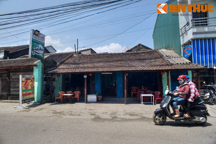 Dù vậy, khu phố này vẫn là một địa điểm rất đáng ghé thăm để cảm nhận chút gì còn sót lại của cảng thị vang bóng một thời ở xứ Huế.