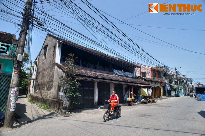 So với phố cổ Hội An, những gì mà phố cổ Bao Vinh còn gìn giữ được thực sự là quá it ỏi...