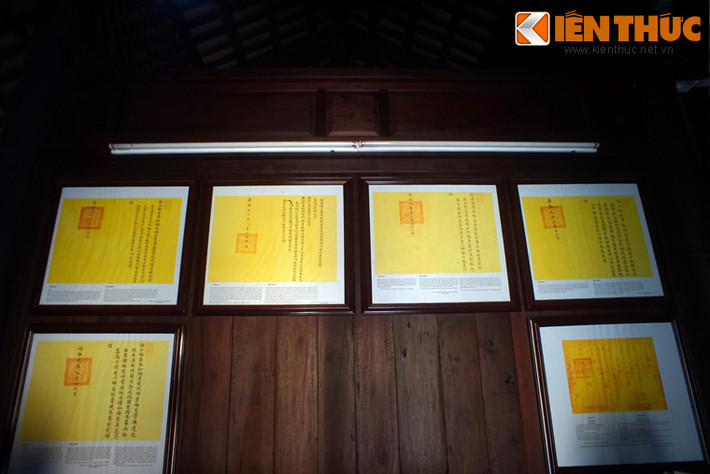 Nổi bật trong đó là các chiếu chỉ, sắc phong của cụ Nguyễn Tường Vân và người con trưởng Nguyễn Tường Vĩnh qua các đời vua Gia Long, Minh Mạng, Thiệu Trị, Tự Đức.