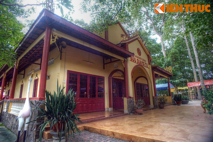 Chùa được xây dựng vào năm 1938 do cụ Nguyễn Văn Hiểu chủ quản. Ban đầu chùa chỉ có chính điện được dựng tạm, đến năm 1940, cụ Hiểu bán nhà riêng để xây lại chùa và tăng xá. Những năm 1981, 1996, chùa được trùng tu lớn.