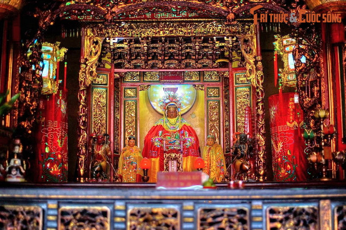 Hội quán là nơi thờ Thiên Hậu Thánh Mẫu và các vị thần khác như Chúa Sanh nương nương, Phước Đức chính thần, Quan Công. Công trình được những người Hoa gốc phủ Chương Châu, tỉnh Phúc Kiến xây dựng từ đầu thế kỷ 18 trở về trước làm nơi hội họp, sinh hoạt tín ngưỡng.