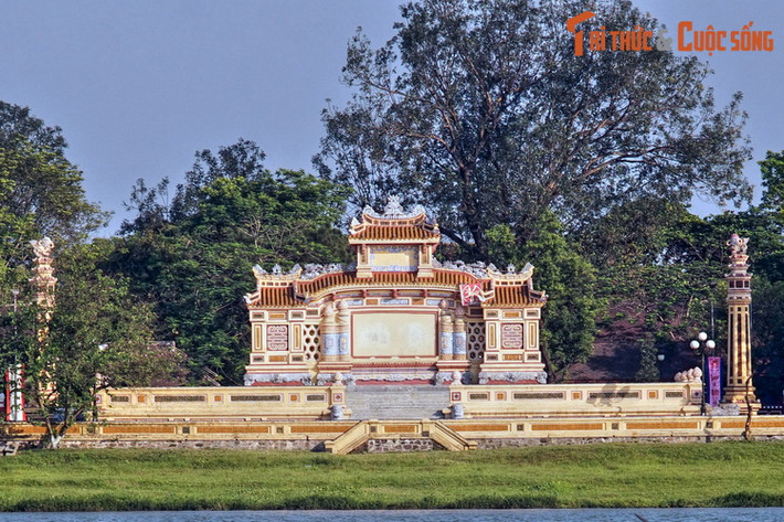 Ngày nay, Đài tưởng niệm chiến sĩ trận vong được coi là một công trình kiến trúc mang nét đẹp truyền thống của Huế, hài hòa với cảnh quan sông Hương và trường Quốc Học.