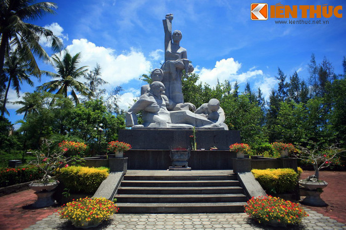 5. Khu chứng tích Sơn Mỹ (thôn Tư Cung, xã Tịnh Khê, TP Quảng Ngãi, tỉnh Quảng Ngãi) là nơi ghi dấu vụ thảm sát Sơn Mỹ (còn gọi là vụ thảm sát Mỹ Lai) của quân đội Mỹ trong Chiến tranh Việt Nam.