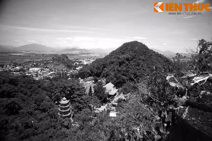  Ngũ Hành Sơn hay núi Non Nước được coi là danh thắng hàng đầu của thành phố Đà Nẵng. Phía sau những ngọn núi tuyệt đẹp này là một truyền thuyết đầy màu sắc huyền bí mà không phải ai cũng biết.