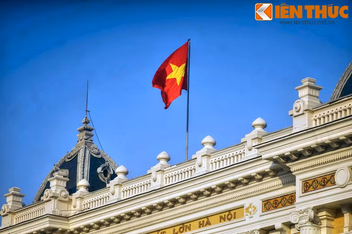 Sau tuyên bố đó, cuộc mít tinh tại Quảng trường Nhà hát lớn đã biến thành cuộc biểu dương lực lượng và hoạt động vũ trang giành chính quyền, mở đầu cuộc tổng khởi nghĩa trên cả nước. Ngày 19/8 đi vào lịch sử như ngày cuộc Cách mạng Tháng tám bùng nổ.