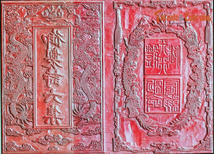 Ngược dòng thời gian, từ nhiều thế kỷ trước, kỹ thuật in khắc mộc bản đã phổ biến khắp ba miền, hình thành nên những khu vực, làng nghề in khắc mộc bản chuyên nghiệp.