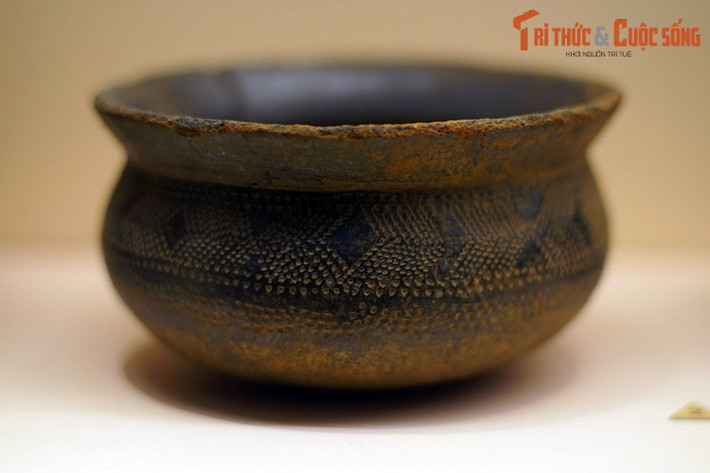 Nồi gốm của văn hóa Sa Huỳnh. Các cuộc khai quật sau đó cho thấy, địa bàn của văn hóa Sa Huỳnh trải dài từ phía Bắc tỉnh Quảng Bình cho đến các tỉnh Nam Bộ.