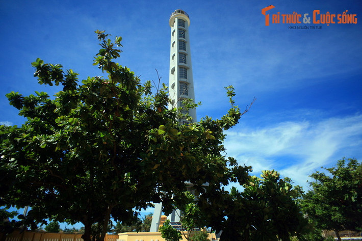 Nhưng lòng kiên trì và dũng cảm của các chiến sĩ cách mạng đã khiến quân Pháp trên đảo nản lòng. Sau đó, chúng đã đưa hơn 300 chiến sĩ vào các nhà lao trong đất liền để tiếp tục tra tấn và đày đọa.