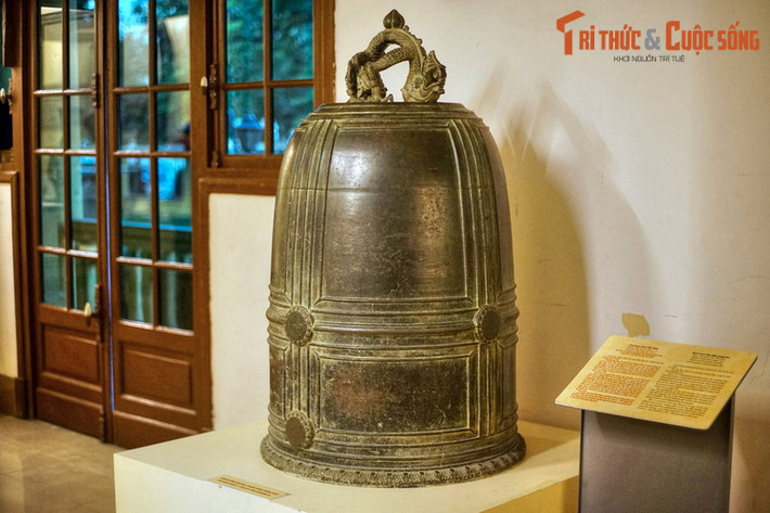 7. Chuông Vân Bản (BT Lịch sử Quốc gia) là một quả chuông cổ được tìm thấy năm 1958 tại vùng biển Đồ Sơn, Hải Phòng. Được đúc trong thời Trần, đây là một trong ba quả chuông lâu đời nhất Việt Nam còn tồn tại cho tới nay.