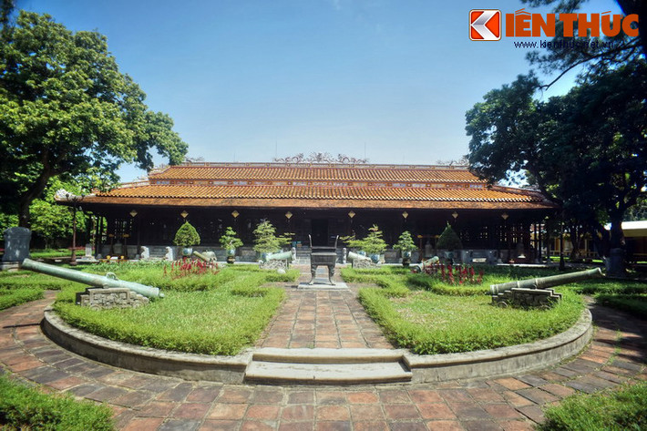 4. Nằm trong khu Thành Nội, phía Đông Nam Hoàng thành Huế, Bảo tàng Cổ vật Cung đình Huế có lịch sử hình thành từ năm 1923 với tên gọi ban đầu là Bảo tàng Khải Định, là bảo tàng lâu đời nhất Cố đô Huế.