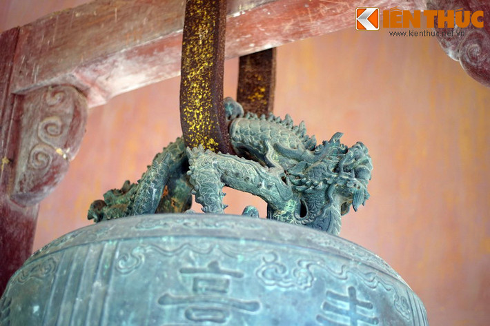 7. Hình tượng rồng trên quai chuông chùa Thiên Mụ. Có tuổi đời trên 300 năm, Đại hồng chung chùa Thiên Mụ được đánh giá là quả chuông cổ đẹp và tinh xảo bậc nhất Việt Nam.