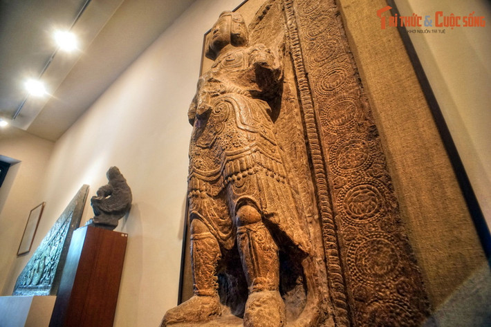 Theo các nhà nghiên cứu, tám pho tượng Hộ pháp Kim Cương chùa Đọi từng được đặt quanh bảo tháp với ý nghĩa bảo vệ cho tám phương Phật Pháp. Do những biến động lịch sử mà tháp cổ không còn, ngày nay chỉ còn vài tượng còn tồn tại trong tình trạng không nguyên vẹn.