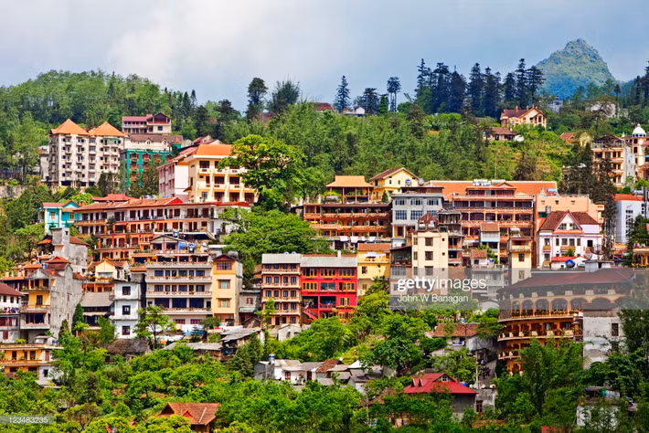 Một góc Sa Pa, thị trấn du lịch nổi tiếng của Việt Nam. Ảnh: John Banagan/ Getty.