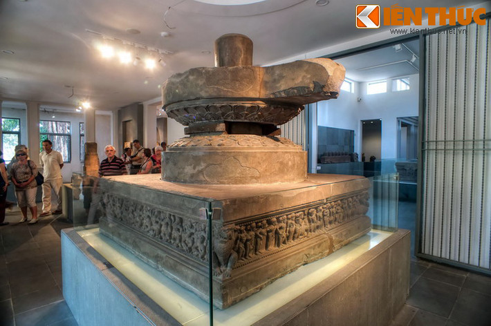 Ngày nay, tổng số hiện vật trưng bày tại Bảo tàng lên tới khoảng 500, được phân chia theo các phòng / hành lang tương ứng với nơi phát hiện gồm phòng Mỹ Sơn, Trà Kiệu, Đồng Dương, Tháp Mẫm... Đây là bảo tàng trưng bày hiện vật Chăm quy mô nhất ở Việt Nam.