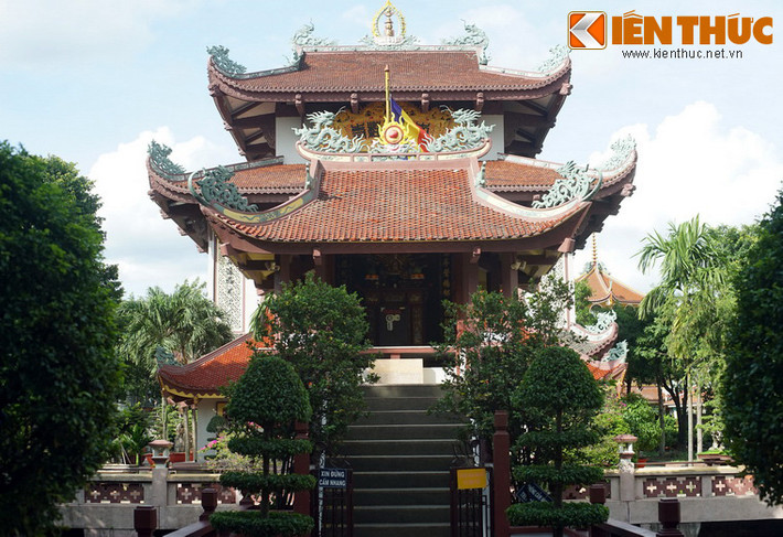 Được xây dựng sau chùa Một Cột ở kinh thành Thăng Long gần 1.000 năm, chùa Một Cột Thủ Đức vừa là một công trình kiến trúc Phật giáo độc đáo, cũng là lời nhắc nhở các thế hệ mai sau hướng về cội nguồn, tổ tiên.