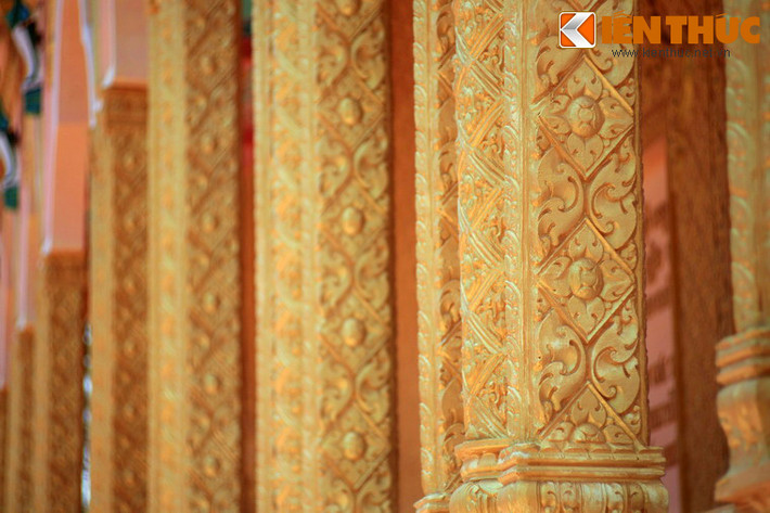 Mỗi hoa văn, họa tiết trang trí trên các công trình của chùa đều được tạo hình rất tỉ mỉ.