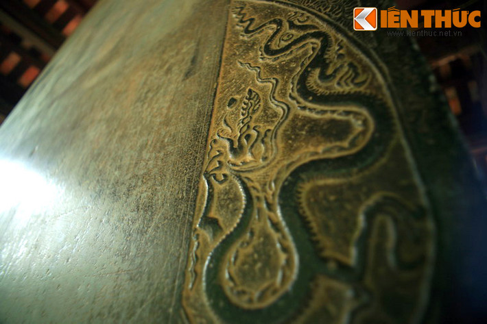 11. Hình tượng rồng trên bia Vĩnh Lăng ở khu di tích Lam Kinh (xã Xuân Lam, huyện Thọ Xuân, tỉnh Thanh Hóa). Bia Vĩnh Lăng có niên đại từ thời Lê sơ được đánh giá là bia đá cổ đẹp bậc nhất Việt Nam còn được lưu giữ đến nay.