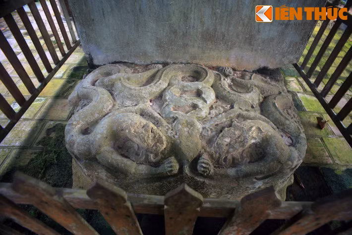 10. Hình tượng rồng trên bia đá cổ Sùng Thiện Diên Linh ở chùa Long Đọi Sơn (núi Đọi, xã Đọi Sơn, huyện Duy Tiên, tỉnh Hà Nam). Bia đá cổ này được coi là một chứng tích về sự phát triển huy hoàng của Phật giáo thời Lý.