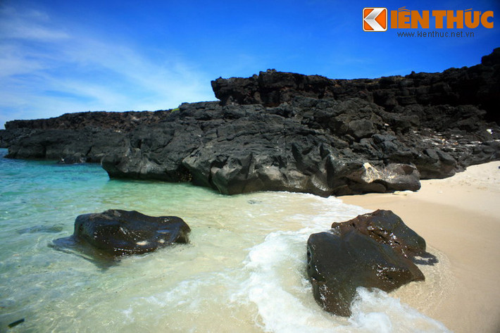 Theo các chuyên gia, bãi đá trầm tích ở đảo Bé Lý Sơn có thể xem là "Viện bảo tàng tự nhiên về hoạt động núi lửa" hiếm hoi thế giới, vì thế mọi sự xây dựng, xâm hại hay thay đổi cần được xóa bỏ, trả lại vẻ hoang sơ cho các di sản này.