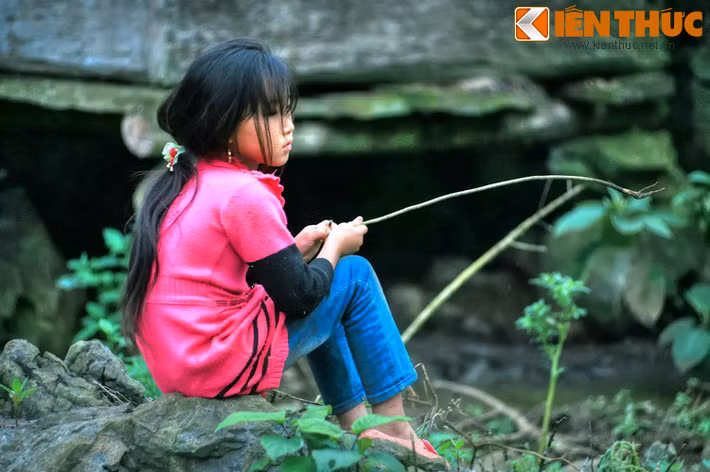 Dù đời sống vật chất đã đổi thay nhiều, con người nơi đây vẫn giữ được vẻ chất phác, hồn hậu.