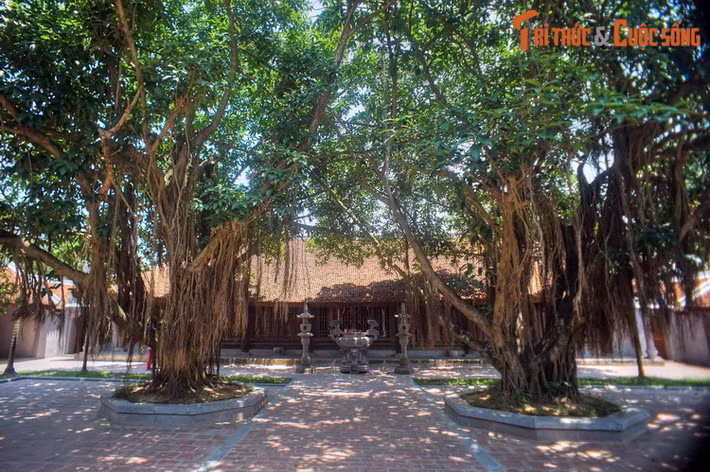  3. Chùa Bút Tháp. Nằm ở thôn Bút Tháp, xã Đình Tổ, huyện Thuận Thành, tỉnh Bắc Ninh, chùa Bút Tháp là một trong những ngôi chùa cổ có kiến trúc hoàn chỉnh nhất còn lại ở Việt Nam. Chùa còn được biết đến với các tên gọi khác chùa Nhạn Tháp, Thiếu Lâm Tự, Hoàng Cung Tự.