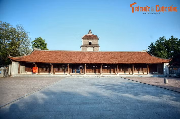  4. Chùa Dâu. Nằm ở xã Thanh Khương, huyện Thuận Thành, tỉnh Bắc Ninh, chùa Dâu còn có tên là Diên Ứng, Pháp Vân hay Cổ Châu là ngôi chùa cổ nhất Việt Nam. Theo các sử liệu, chùa được khởi công năm 187 và hoàn thành năm 226, là trung tâm Phật giáo đầu tiên của người Việt.