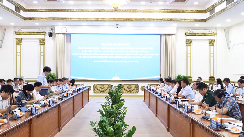 TPHCM kiến nghị gỡ nút thắt để phát triển năng lượng và kinh tế biển bền vững