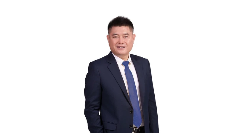 Bầu Thụy rời LPBank, chính thức sang Sacombank “cầm lái”