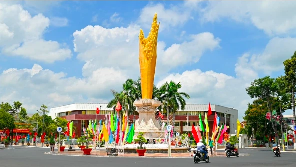 Tiến sĩ Luật Nguyễn Quỳnh Liên bắt đầu tiếp xúc cử tri tại An Giang từ ngày 2/3