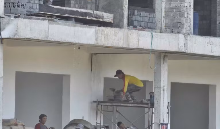 Phía sau gói thầu trăm tỷ tại Trường THPT Phan Thành Tài: An toàn lao động có bị bỏ ngỏ? [Kỳ 1]