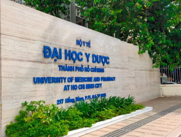 Hai nhà thầu "so găng" tại Đại học Y Dược TP HCM với mức giá sát nút