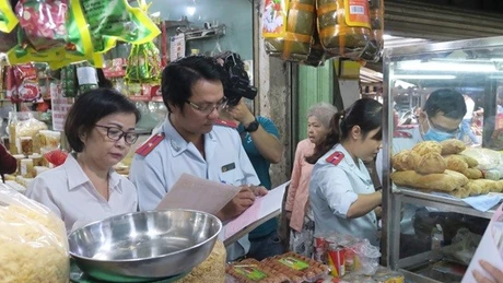 TP HCM kiểm soát chặt an toàn thực phẩm trước, trong và sau Tết Bính Ngọ