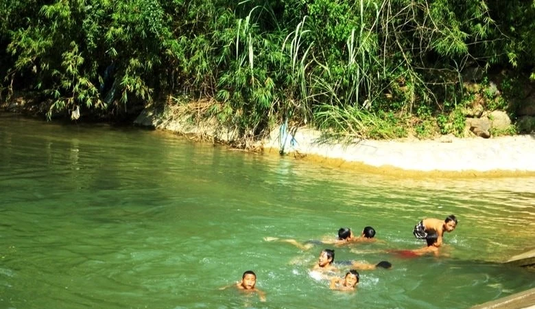 Tai nạn đuối nước thương tâm khiến trẻ tử vong sau giờ học