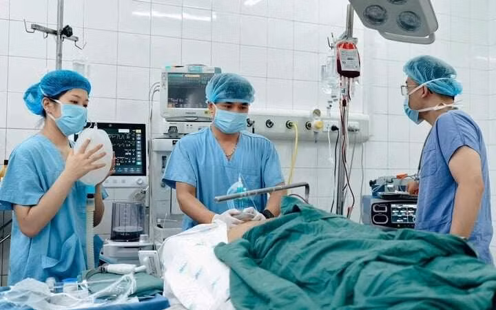 Vụ xe khách lao khỏi cao tốc ở Pháp Vân - Cầu Giẽ: Bộ Y tế chỉ đạo khẩn