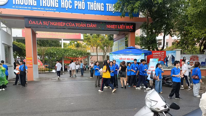Đề và gợi ý đáp án môn Văn thi vào lớp 10 THPT Hà Nội