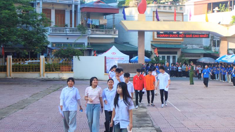 Đề và đáp án đề thi môn Ngữ Văn vào lớp 10 THPT tỉnh Sơn La năm học 2026-2027