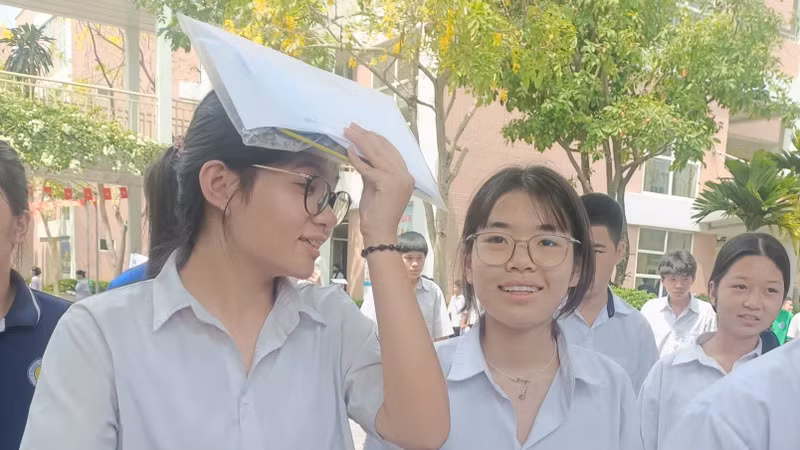 Kỳ thi lớp 10 THPT 2026 ở Hà Nội áp lực hơn thi Đại học. Ảnh Bình Nguyên