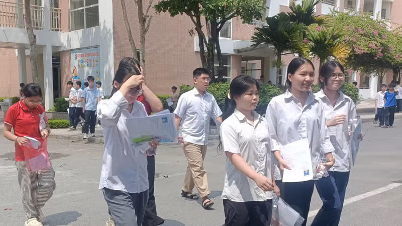 Học sinh Hà Nội tham dự kỳ thi lớp 10 năm 2026. Ảnh Bình Nguyên