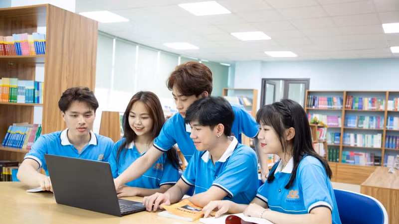 Hỗ trợ phát triển sinh viên, tăng cường ứng dụng công nghệ số trong giáo dục