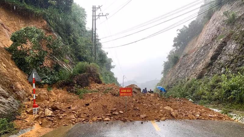 Sơn La đối mặt với mưa lũ kéo dài, nhiều khu vực bị chia cắt, thiệt hại nặng nề