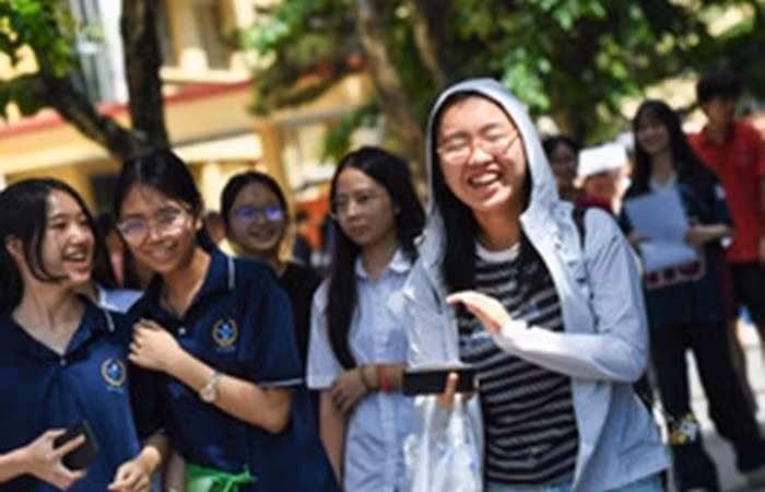 Thí sinh thi lớp 10 Chuyên KHTN Hà Nội hoàn thành môn Hóa- Đề và gợi ý đáp án