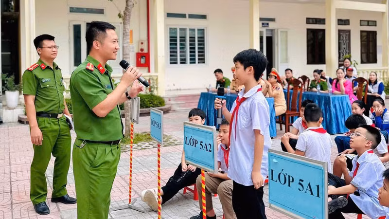 Chính sách mới về an toàn trường học và phòng chống xâm hại trẻ em
